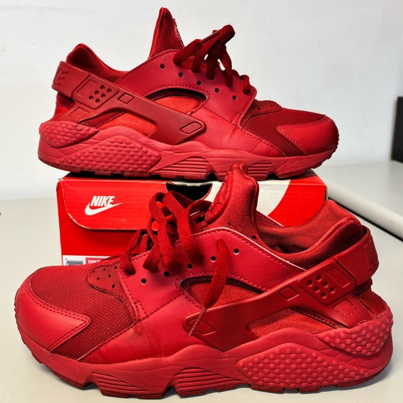 RARE - Nike Air Huarache 'Triple Red' - Size 9.5 Men's - Picture 1 of 10